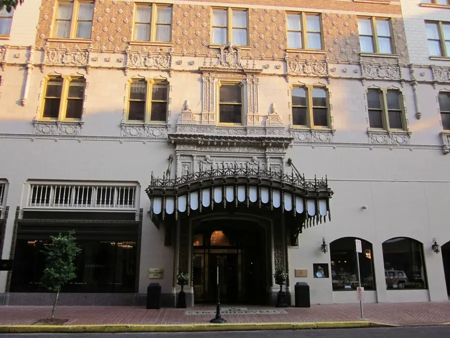 The Roosevelt New Orleans